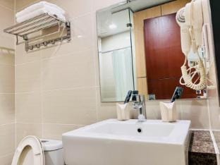 Easyworld One Uptown Residence K Apartment in Manila City