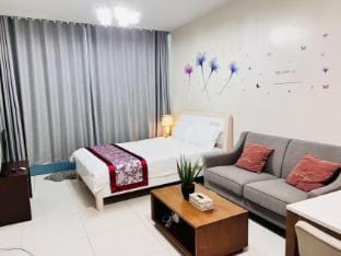 Easyworld One Uptown Residence I Apartment in Manila City