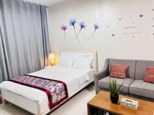 Easyworld One Uptown Residence I Apartment in Manila City