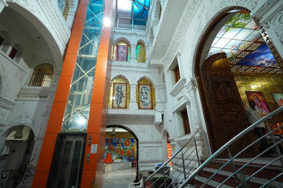 Shree Bhuma Peeth Hotel in Varanasi