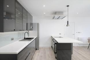 Floor Heating | Fibre Optic Wifi | Memory Mattress Vacation rental in London