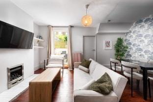 Chic 1-Bed Room Garden Apartment Vacation rental in London Borough of Islington