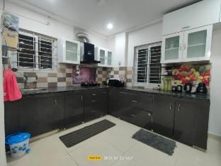 Cozy 3BHK Stay | Near US Consulate | Nallagandla Vacation rental in Hyderabad