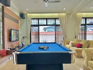 JB Town Landed Home near KSL Midvalley CIQ | 4B3B Vacation rental in Johor Bahru