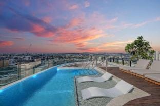Luxury Apartments  w Rooftop Pool CBD Apartment in Brisbane