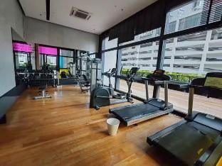 Kuala Lumpur Mont Kiara Arcoris SOHO 5 Pax, Walk to Mall, Pool, WIFI Vacation rental in Petaling Jaya