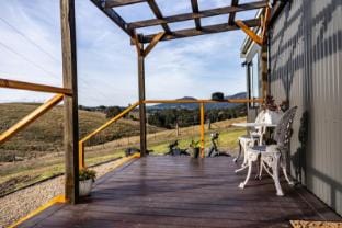 Dragonflybrogo Farm Stay in Victoria