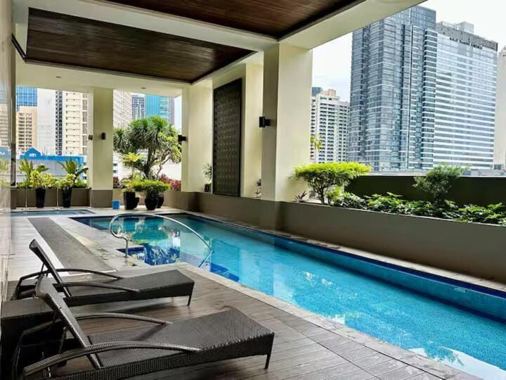 100 SQM | 3BR in Central Makati | Greenbelt Area Apartment in Pasay