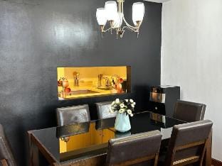 Stylish 100 SQM | 3BR Loft Near Greenbelt Makati Apartment in Pasay