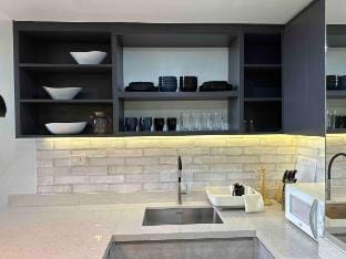 Huge 100-SQM | 3BR Loft near Greenbelt Makati Vacation rental in Pasay