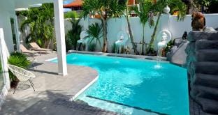LUMALAND Luxury Pool Villa Pattaya Walking Street Villa in Pattaya City