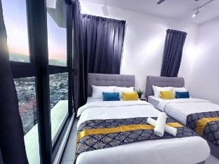 Stylish 3 rooms Infinity Pool 2 carparks Vacation rental in George Town