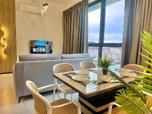 Metz 3 Bedrooms 2carpark Suites Vacation rental in George Town