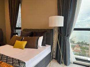 Littleton 3 Bedroom 2 Carpark Infinty Pool Vacation rental in George Town