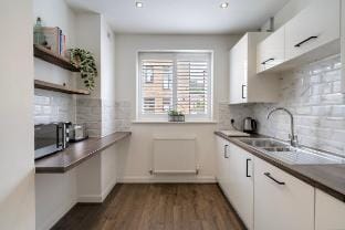 4-Bed in Coulsdon 20 min London, 20 min Gatwick Vacation rental in City of Westminster