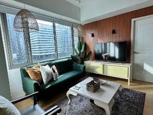 55-SQM 1BR, Central BGC | 100MBPS WiFi | 6 Guests Vacation rental in Makati