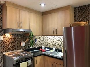 55-SQM 1BR, Central BGC | 100MBPS WiFi | 6 Guests Vacation rental in Makati