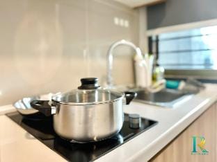 Bling Suite. Palazio @Studio 4Pax near IKEA AEON Vacation rental in Johor Bahru