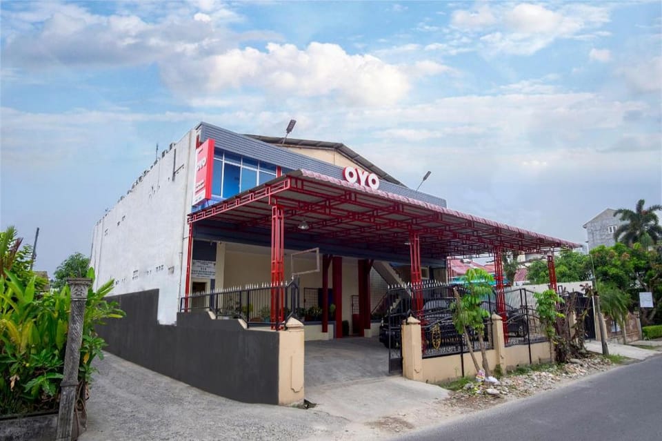 Dancenter Titipapan Residence Hotel in Indonesia