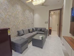 Garvik-Stay classy 2BHK Apartment in Delhi