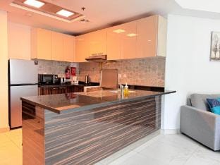 Cozy One-Bedroom Apartment Vacation rental in Dubai