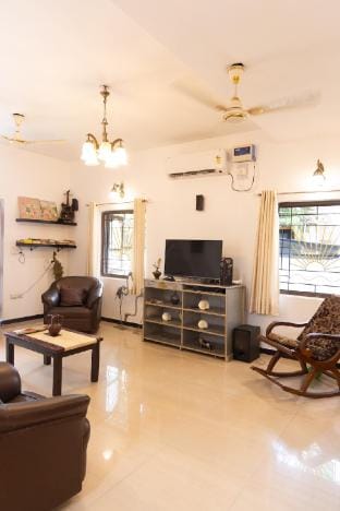Charming 4BR Private Pool Villa, 3 min to Thalassa Vacation rental in Goa, India