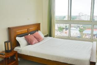 Artistic 2BR apt | 10 min to GOI Airport & Beaches Apartment in Goa, India