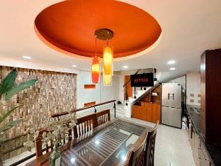 Sep Free Conical Hat/4BR Cozy/Diamond Spot Vacation rental in Hanoi