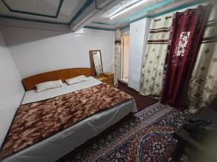 Lake Boulevard Guest House Budget Double Room Vacation rental in India