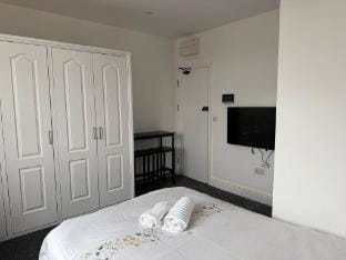Peaceful Luton Apartment Close to Airport  Amenities Apartment in Luton