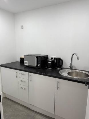 Peaceful Luton Apartment Close to Airport  Amenities Apartment in Luton