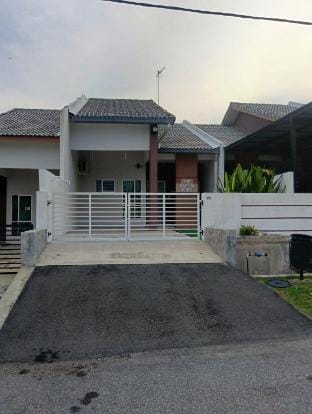 The Safyya House, Homestay Teluk Senangin  Beach Vacation rental in Perak