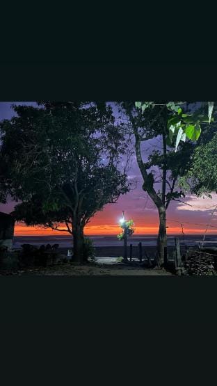 Sunnyside Beach House (B) -Elyu Vacation rental in La Union