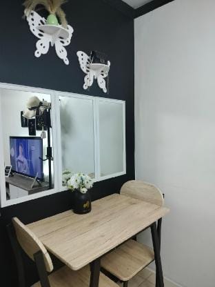 Staycation in Manila
Carl RM Xandrew
near Ugbo Apartment in Manila City