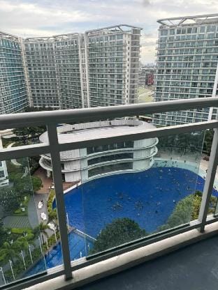 Cozy Staycation at Azure Resort Vacation rental in Paranaque