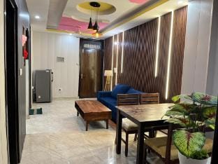 Luxury 3BHK Flat|Delhi Airport|Wi-Fi+Free Parking Vacation rental in New Delhi