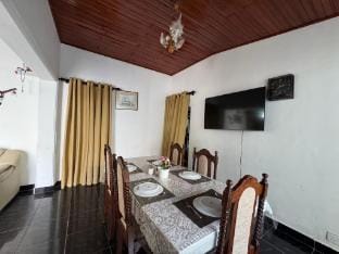 Vintage Voyage Villa  Villa in Negombo