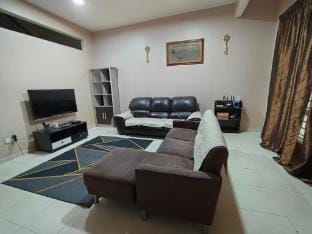 TBS Nice House 4R3B Bertam Bukit Rambai Vacation rental in Malacca