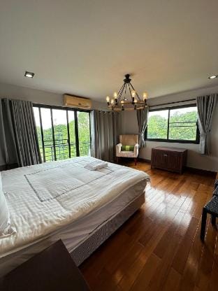 Nakara Phuket Town Fully Furnished Apartment 4A Vacation rental in Kathu