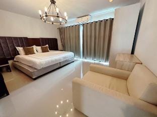 Nakara Phuket Town Fully Furnished Apartment 4C Vacation rental in Kathu