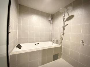 Nakara Phuket Town Fully Furnished Apartment 3A Vacation rental in Kathu