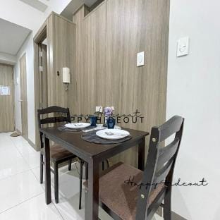 1br w balcony near PICC, WTC, MOA -Pasay Manila Vacation rental in Pasay