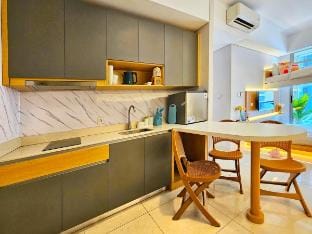 Saavi SanLiving • 3BR •7Bed • Hi-Cap • Mall Access Apartment in Jakarta