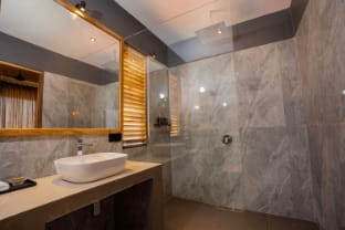 Villa B15 - Luxury 4BR Villa Villa in Southern Province