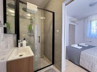 Flowers Apartments Pula, city center 2, Lavander Apartment in Pula