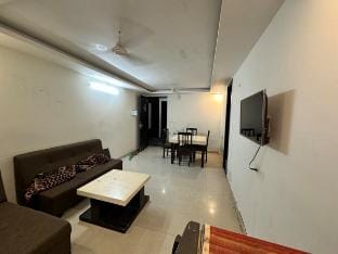 GetawayZ Rishikesh - 1BHK Luxury Flat - Tapovan Vacation rental in Rishikesh