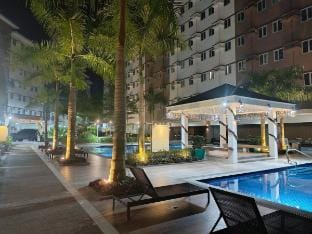 Happy Stays D: 300mbps| 65"TV NFLX, Disney| Washer Vacation rental in Calabarzon