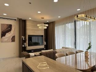 3 Badroom LUXURY Diamond Centery near the airport Apartment in Ho Chi Minh City