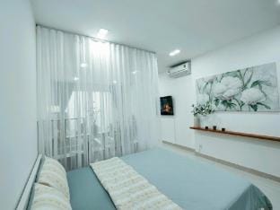 Căn hộ gần sân bay Sky Center Apartment in Ho Chi Minh City