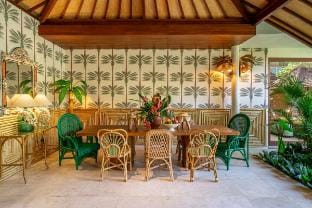 Sweet Surrender – Stylish 4BR Near Potato Head Villa in North Kuta